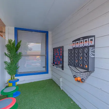 Heated Pool Escape Game Room Near Six Flags-3